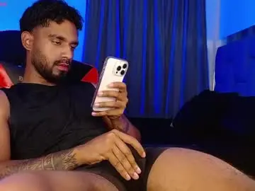 Chaturbate Live Sex Cam of damiano_walker