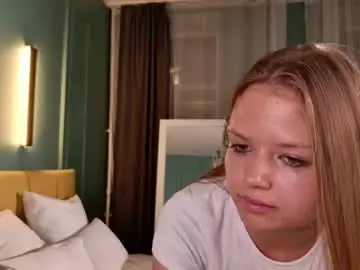 Chaturbate Free Porn Cam of hidden_charm_