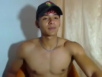 Chaturbate Live Sex Cam of lewis_ly
