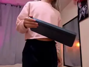 Chaturbate Live Sex Cam of megan_do_santos