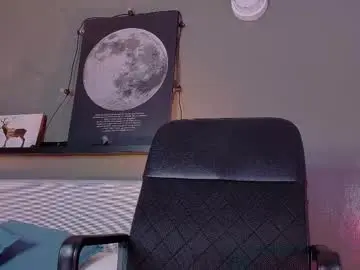 Chaturbate Live Sex Cam of tiana_cinnamon