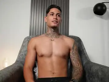Chaturbate Live Sex Cam of axel_villa