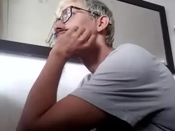 Chaturbate Sex Cam of jhosuamoore2