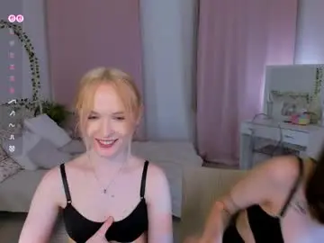 Chaturbate Live Sex Cam of lisaluve