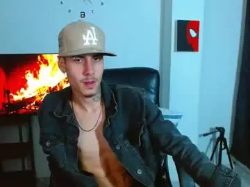 Chaturbate Live Sex Cam of bastiaan_28