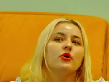 Chaturbate Sex Chat of lioraardyn