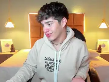 Chaturbate Live Porn of alejootwink