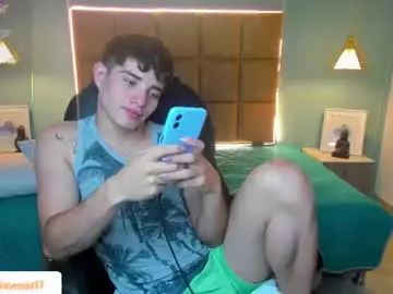 Chaturbate Live Sex Cam of alejootwink