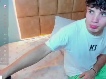 Chaturbate Adult Webcams of alejootwink