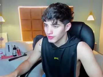 Chaturbate Free Porn Cam of alejootwink