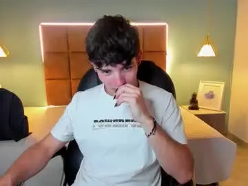 Chaturbate Live Sex of alejootwink