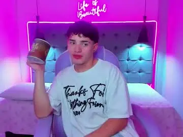 Chaturbate Best live sex cam show of alejootwink