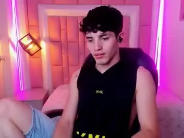 Chaturbate Watch Live Sex Cams of alejootwink
