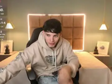 Chaturbate Live Sex Cam of alejootwink