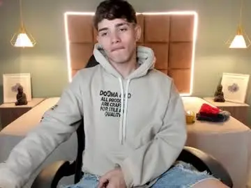 Chaturbate Free Live Porn of alejootwink