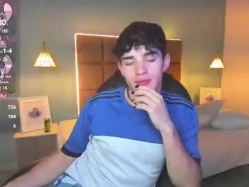 Chaturbate Live Porn of alejootwink