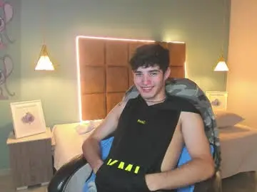 Chaturbate Adult Video Chat of alejootwink