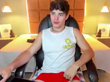 Chaturbate Free Porn Cam of alejootwink