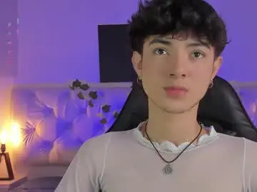 Chaturbate Watch Live Sex Cams of elliot_younng