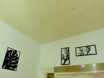 Chaturbate Live Sex Cam of tayler_kim_