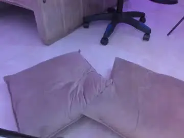 Chaturbate Live Sex of izaro_22