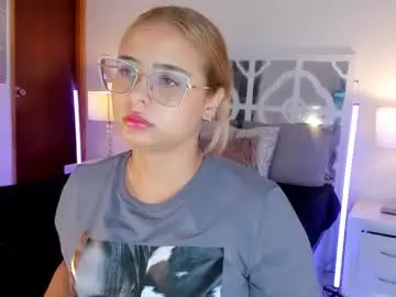 Chaturbate Adult Video Chat of mikaelastonne