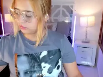 Chaturbate Live Sex Cam of mikaelastonne