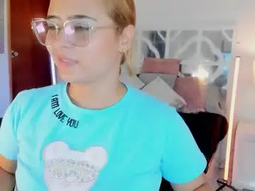 Chaturbate Live Sex Cam of mikaelastonne