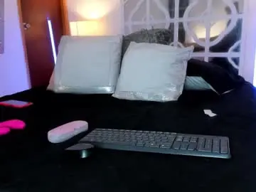 Chaturbate Sex Cam of mikaelastonne