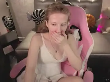 Chaturbate Live Sex Cam of bella_keyt