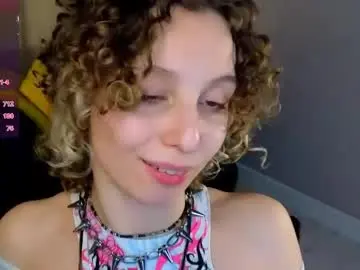 Chaturbate Live Sex Cam of sunnyshy_mia