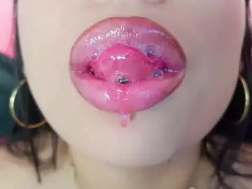 Chaturbate Free Live Porn of mia_roux1