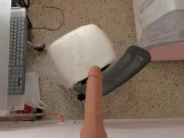 Chaturbate Live Sex Cam of valentoro1