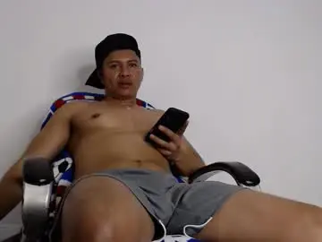 Chaturbate Adult Video Chat of calvinhotlatino