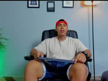 Chaturbate Adult Webcams of ronnie_canford