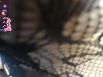 Chaturbate Live Sex Cam of naya_yalitza