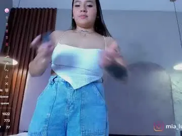 Chaturbate Live Sex Cam of mia_luciana