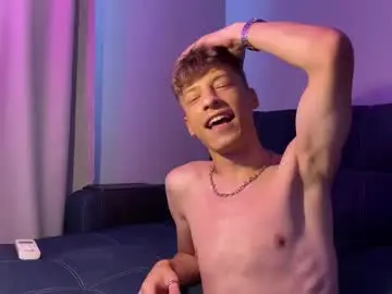 Chaturbate Best live sex cam show of andytwinkkk