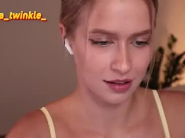 Chaturbate Live Sex Cam of ella_twinkle