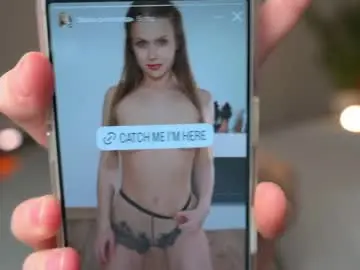 Chaturbate Nude Webcam of ella_twinkle