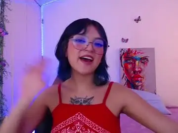 Chaturbate Live Sex Cam of lucyliw
