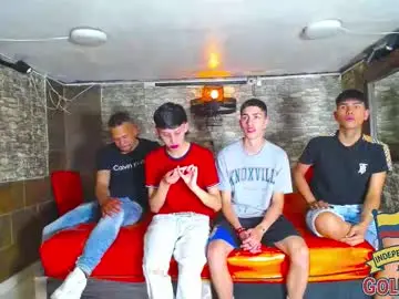 Chaturbate Live Sex Cam of goldenjoi