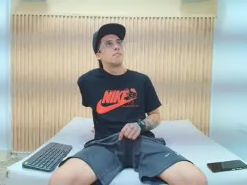 Chaturbate Live Porn of michaell_shaw