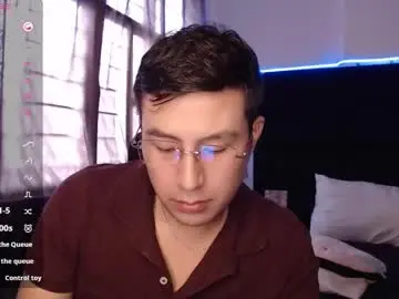 Chaturbate Free Live Porn of andrewmhilton_