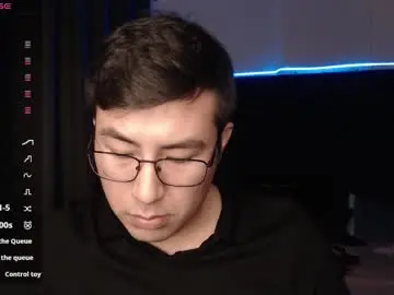 Chaturbate Live Porn of andrewmhilton_