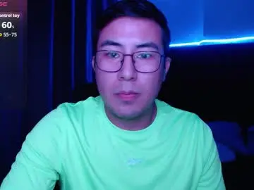 Chaturbate Free Live Porn of andrewmhilton_