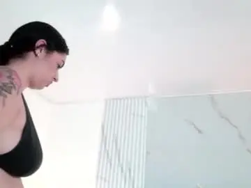 Chaturbate Live Sex Cam of koralxxx