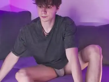 Chaturbate Watch Live Sex Cams of hugebangins_