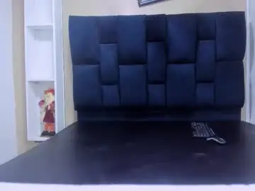 Chaturbate Live Porn of kevinbrooks_