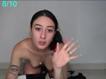 Chaturbate Live Sex Cam of chloe_vahos